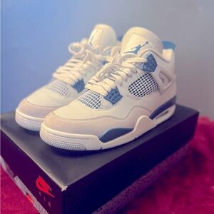 Air Jordan 4 Military Blue (preowned) Clean